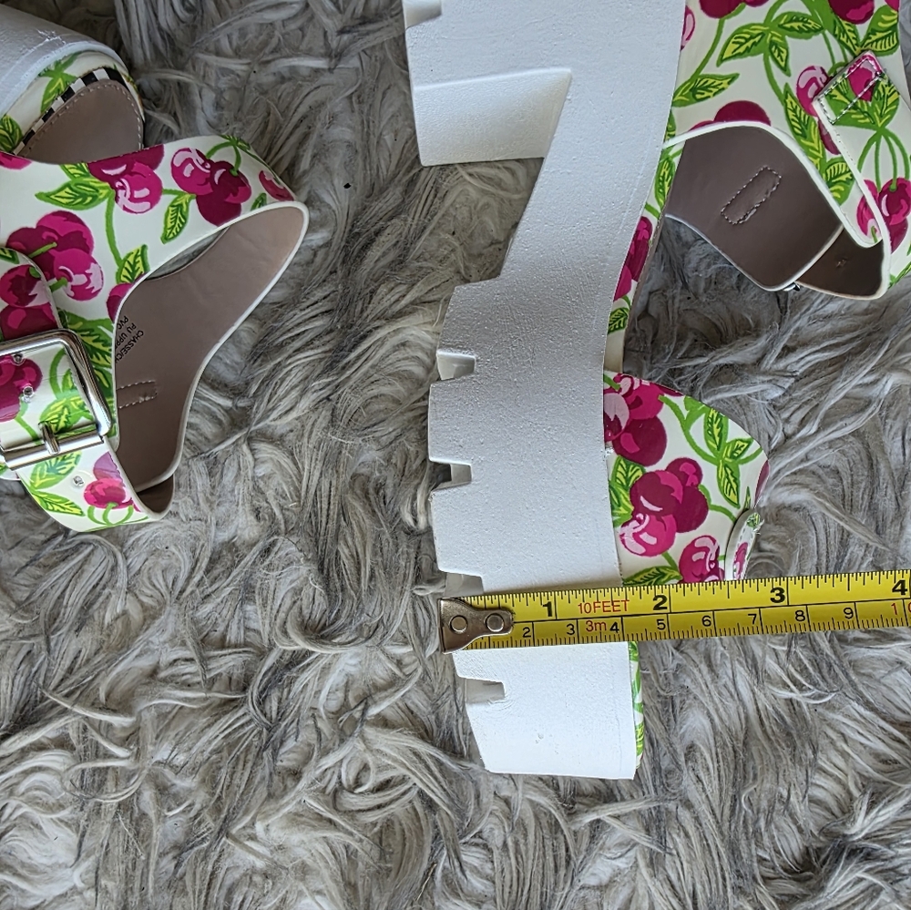 Betsey Johnson Chasse Cherry Print Platform Sandals, Size 8.5 M - Picture 5 of 11